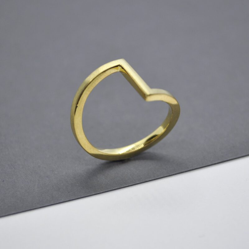 Ring "Verwinkelt" aus Gold, Nahaufnahme