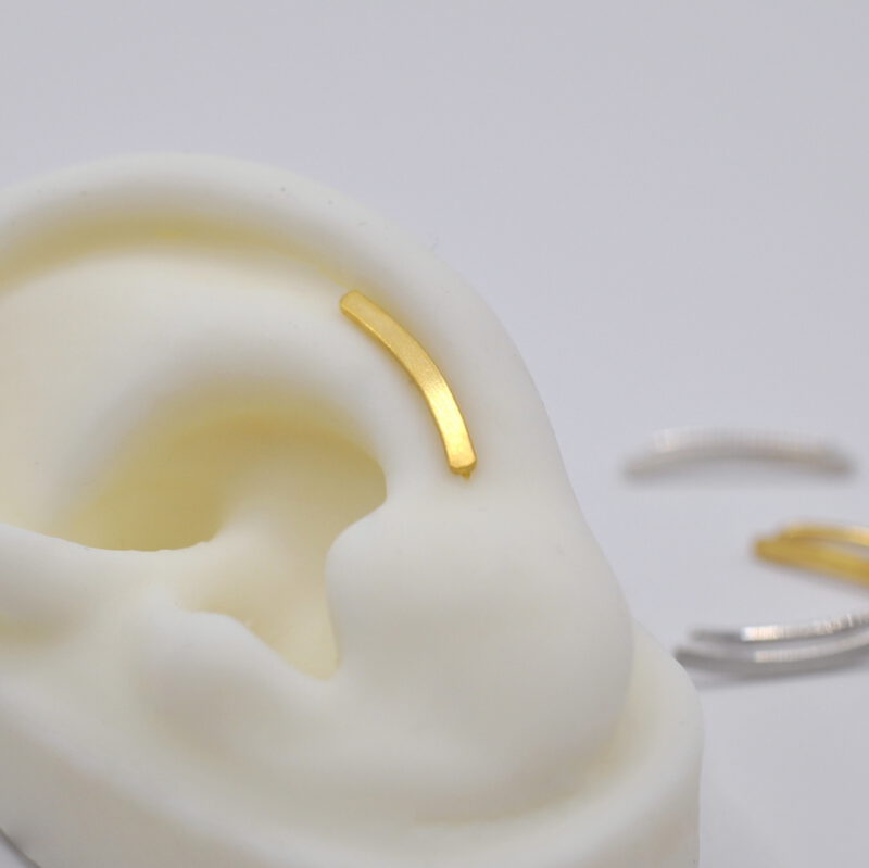 Silikonohr mit Earclimber "Gewandert" aus Gold
